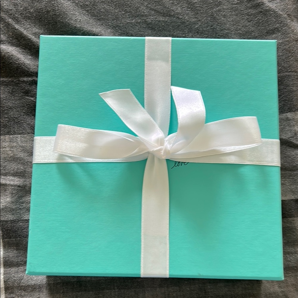 Tiffany & Co Men Bath & Body Set - Picture 4 of 5